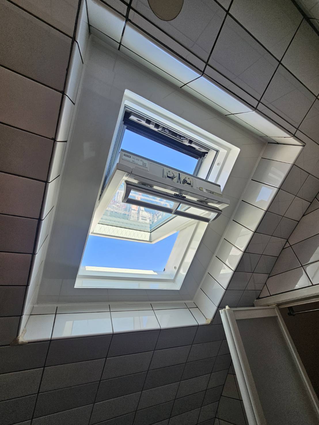 施工後：浴室天窓